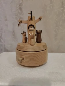 "Wooderful Life Music Box" Designed as Baby Bears Animals and Rotates to Music - Picture 1 of 12
