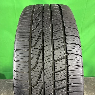 Single, usado-235/45R19 Goodyear Assurance Weather Ready 95V 8/32 DOT 5222 Foto 1 de 2