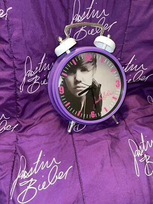 Reloj despertador estilo vintage, 2013 Justin Bieber, Bravado. Foto 1 de 3
