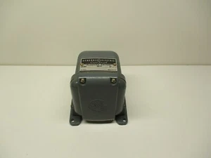 GE - General Electric CR2962 F2D Plugging Switch - Picture 1 of 7