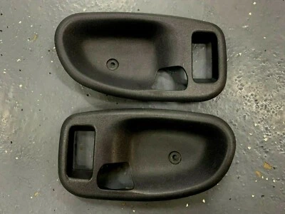 1998-2005 S10 TRUCK CHEVY BLAZER GMC JIMMY DOOR HANDLE TRIM SONOMA BRAVADA 98 99 - Image 1 of 2