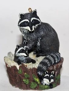 HALLMARK 1999 Ornamento de Recuerdo Mapaches Curiosos Mark Newman Majestic Wilderness - Imagen 1 de 5