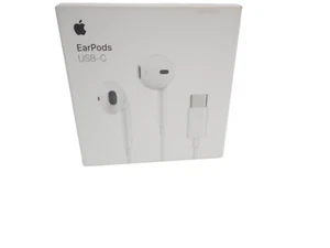 Apple EarPods Headphones USB-C Plug Wired Headset Ear Buds MTJY3AM/A Original NE - Picture 1 of 8