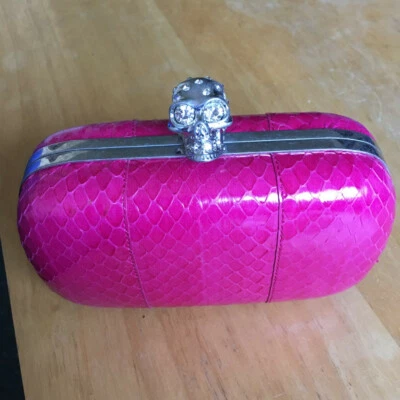 Alexander McQueen Rosa Fuscia Agua Serpiente Piel Calavera Bolso de Mano Foto 1 de 4