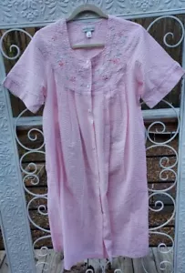 Miss Elaine Embroidered sz M House Coat Long PINK Robe Seersucker Pockets - Picture 1 of 6