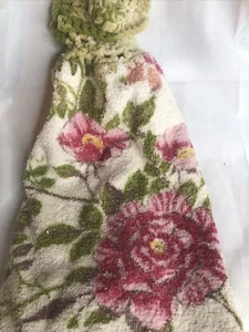 Vintage Crocheted Kitchen Hand Towel Flowers CUTE!! - Picture 1 of 6