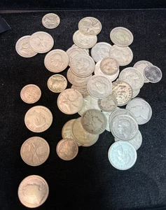 Lot of 42 Canadian Silver Coins- 80% & .925 -6.55 ozt Total weight- $9.00 Face - Picture 1 of 3