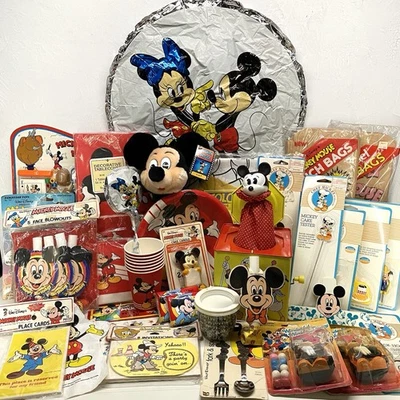 Enorme Lote De 40 Artículos De Colección de Fiesta de Cumpleaños de Mickey Mouse Años 70 80 Nuevos Suministros de Fiesta Foto 1 de 4