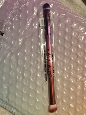 FARAH Eye Shader And Contour Brush - Image 1 of 2