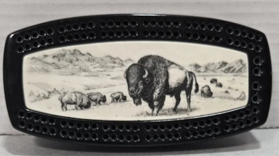 Vintage Faux Ivory Scrimshaw Rectangular Cribbage Board Buffalo Foto 1 de 4