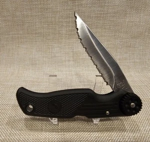Colt USA Revolver Folding Knife CT13 Serrated With Box - Picture 1 of 3