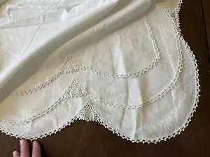 Antique VTG White Coverlet Cotton Crochet Trim Full Size Poster Bed 80"x97" - Imagen 1 de 7