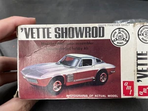 AMT t103 Corvette Vette Showrod modelo vintage 1/43 McM dañado. - Imagen 1 de 7
