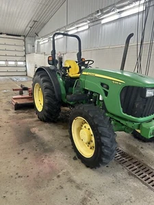 2011 John Deere 5085M 4x4 With 10’ Bushhog 540/540E PTO - Picture 1 of 12