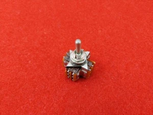 SWITCH TOGGLE. #531241-2. HAYDON SWITCH & INSTRUMENT INC. - Picture 1 of 6