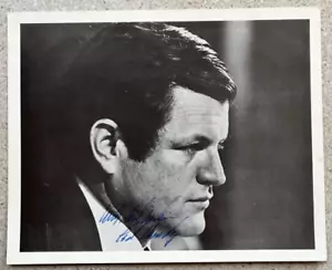 Foto firmada del joven senador Edward Ted Kennedy MA 8x10 negro blanco sin certificado de autenticidad - Imagen 1 de 12
