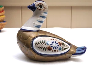 Mexican Folk Art Bird Pottery & Brass Reyna Mexico - Classic Hand Painted Design - Picture 1 of 15