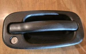 Right Door Handle Fits 1999-2006 Chevrolet Silverado 1500 15034986 - Picture 1 of 2
