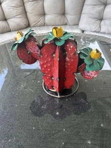 Metallkunst Garten Kaktus Skulptur, Trödel Eisen Kunst, mit bunten Metallblumen, - Bild 1 von 6