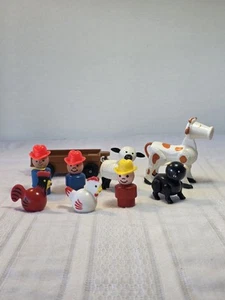 Vintage Fisher Price Little People Farm Animals Farmers And Wagon Set - Picture 1 of 13