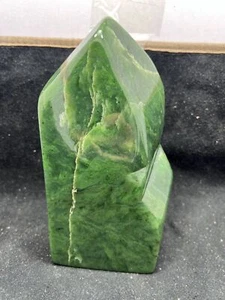 1650 grams Green Nephrite Jade freeform tumble healing crystals tower Pakistan - Picture 1 of 8