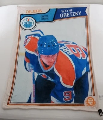 50" x 70" 1983-84 #29 O-Pee-Chee Wayne Gretzky Fleece Blanket - New With Tags - Image 1 of 4