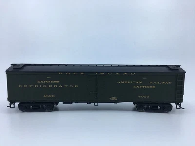HO Walthers 932-5478 Rock Island GACX Wood Reefer with GSC Truck RI #4923 - Image 1 of 4