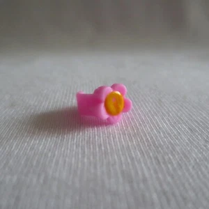 ¡NUEVO! 2022 Muñeca Barbie Extra Elegante Rosa Amarilla Flor Pulsera Accesorio de Joyería - Imagen 1 de 3