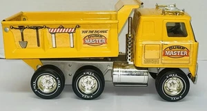 Ertl Hydraulic Yellow Dump Truck / Pressed Steel Dump Master USA Vintage 1980s - Picture 1 of 4