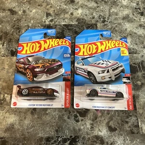 (b6) 2022 HOT WHEELS CUSTOM '18 FORD MUSTANG GT #175 SPOILER ALERT (2 Car Lot ) - Picture 1 of 1