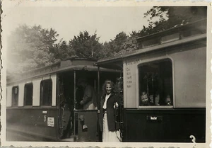 PHOTO ANCIENNE - VINTAGE SNAPSHOT - TRAIN WAGON DÉPART FEMME MODE ALLEMAGNE - Bild 1 von 1