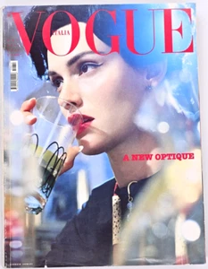 VOGUE Italia Magazine October 2001 Amber Valletta Renee Zellweger Stella Tennant - Picture 1 of 10