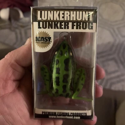 Nuevo en caja Lunkerhunt Lunker Frog LF01 té verde 1/2 oz 2 1/4 pulgadas  SEÑUELOS DE PESCA NUEVOS EN PAQUETE Foto 1 de 4