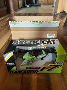2003 Arctic Cat F7 Team Arctic Diecast Model 4239-097 - Bild 1 von 1