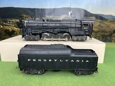 LIONEL POSTWAR No. 681 TURBINE LOCOMOTIVE w/ 2046W-50 PENNSYLVANIA TENDER - Image 1 of 4