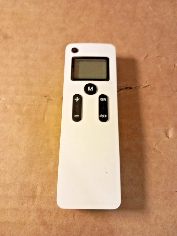 Neewer RT-100 2.4G Wireless Remote for Neewer 2.4G LED Video Light - Image 1 of 4