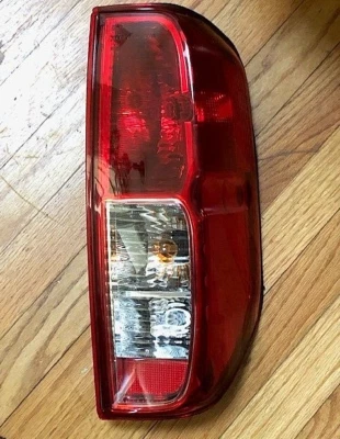 Luz trasera pasajero derecho derecha derecha para 05-14 Nissan Frontier Suzuki Equator Foto 1 de 4