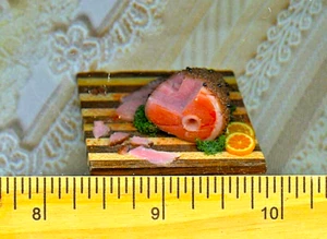 Dollhouse Miniature Slicing a Baked Ham in Progress Board by Kitchen Captive - Imagen 1 de 5