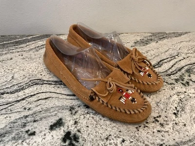 Mocasines Minnetonka para mujer de cuero marrón suave Thunderbird con cuentas talla 11 Foto 1 de 4