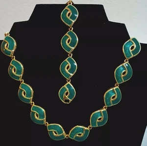 Green Enamel Choker And Bracelet Set - Picture 1 of 11