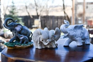 2 Porcelain Vintage Homco Elephant Figurines 1980-1993 & 1 Toyo elephant 1960's - Picture 1 of 8