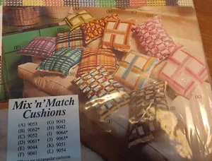 VINTAGE UNGER ENGLISH TAPESTRY NEEDLEPOINT PILLOW KIT NEW - Picture 1 of 4