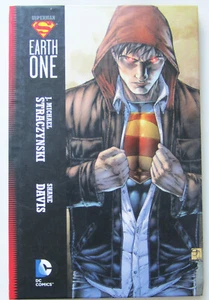 Superman EARTH ONE DC Hardcover Graphic Novel DC TPB NM 2010 Comics 8. Auflage - Bild 1 von 3