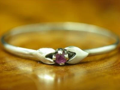 925 Argento Sterling Anello Con Spinello Ricoperto / Vero / 0,5g / Rg 57,5 - Immagine 1 di 3