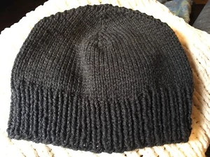BEANIE KNIT BLACK CHARCOAL CHILDS 4/5 new - Picture 1 of 2