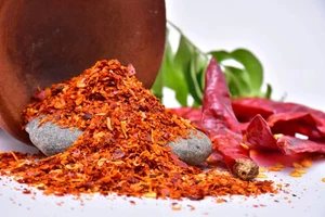 Red Chili Pepper Flakes Hot Spice Organic Premium Quality Chile Pieces 100g - Picture 1 of 6