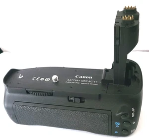 Canon Battery Grip BG-E7 for Eos 7D DSLR Camera Excellent - Picture 1 of 6