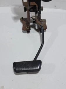 Ford Mustang 1967 1968 montaje de pedal de freno para frenos automáticos sin potencia usado - Imagen 1 de 22