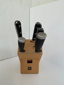 ZWILLING Knife Block (solid wood) 6 Slots - Picture 1 of 7