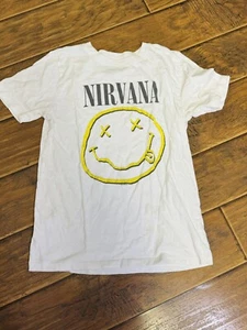 Nirvana Shirt Medium White Yellow Smiley Face Short Sleeve Rock Band Grunge - Picture 1 of 3